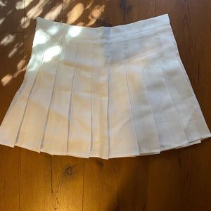 white pleated skirt